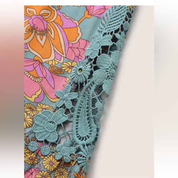 BloomChic Plus Size XL Boho Print Guipure Lace Ruffles Blouse us14-16 - Picture 5 of 8